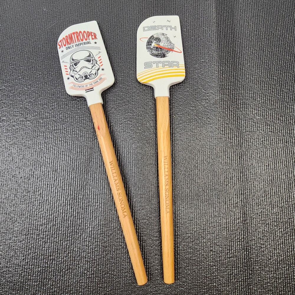 2 Williams Sonoma Star Wars Silicone 8.5" Spatulas Death Star & Stormtrooper